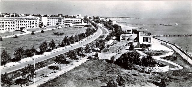 146_2 - Eforie Nord. Vile pe malul marii
